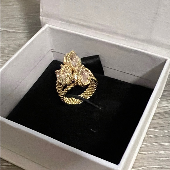 Elegant Gold and Pink Women's Ring - Picture 1 of 4